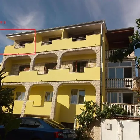 S Pogledom Na 3 Appartement