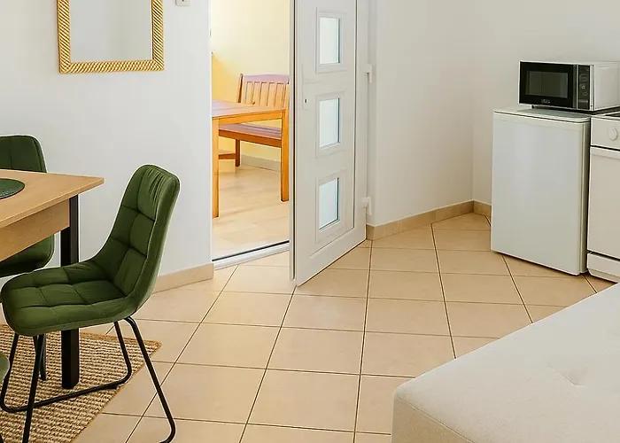 S Pogledom Na 3 Appartement