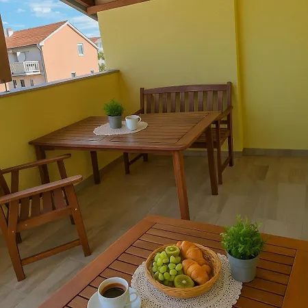 S Pogledom Na 3 * Bibinje