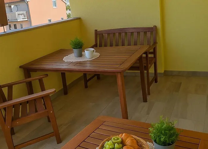 S Pogledom Na 3 * Bibinje